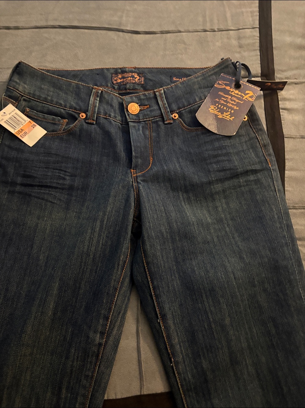 SEVEN7 Jeans Sexy Flare NEW with tags - Size 28 - Stretch Denim Medium Wash